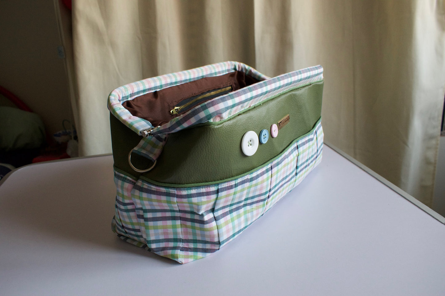 sac NAOS vert pochette bandoulière artisanale NewJen poche intérieure zippée doublure satinée chic